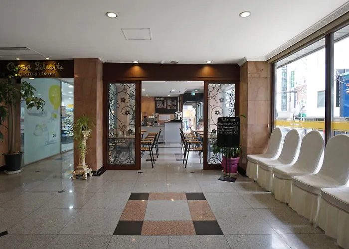 Insadong Crown Hotel 3*