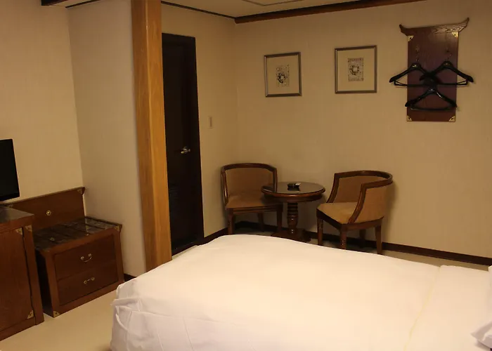 Insadong Crown 3*