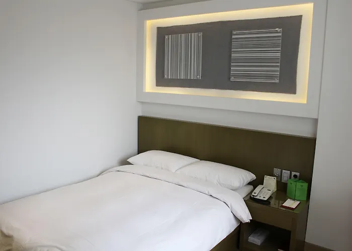 Hotel Insadong Crown