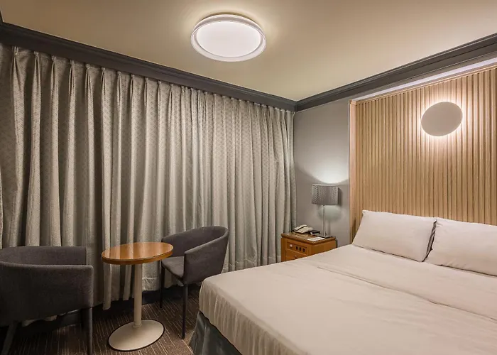 Insadong Crown Hotel