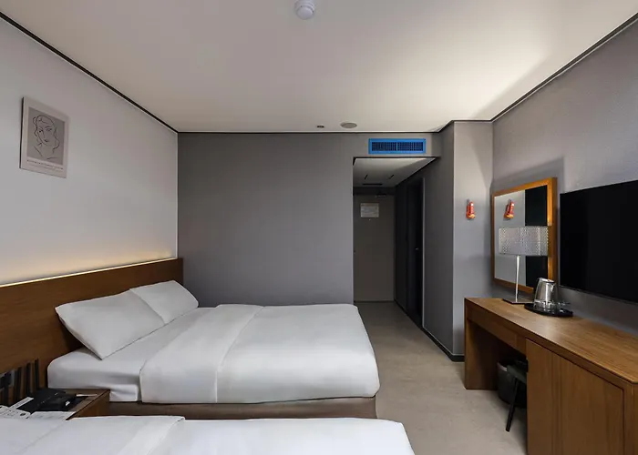 Hotel Insadong Crown