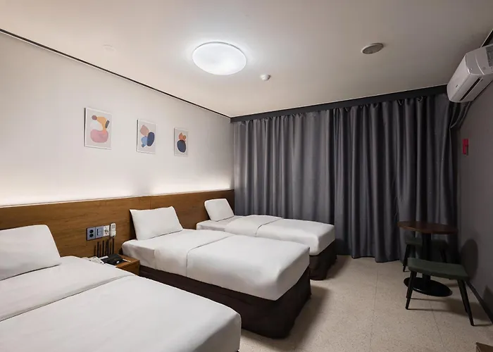 Hotel Insadong Crown Seúl