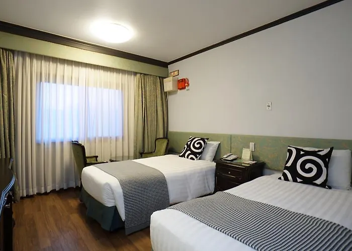 Insadong Crown Hotel